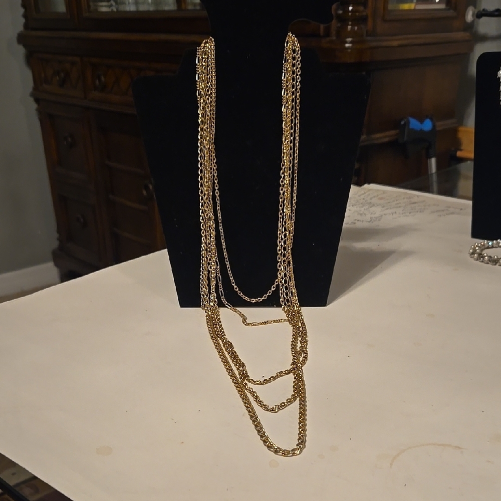Elegant Vintage  Goldtone  Chain Necklace